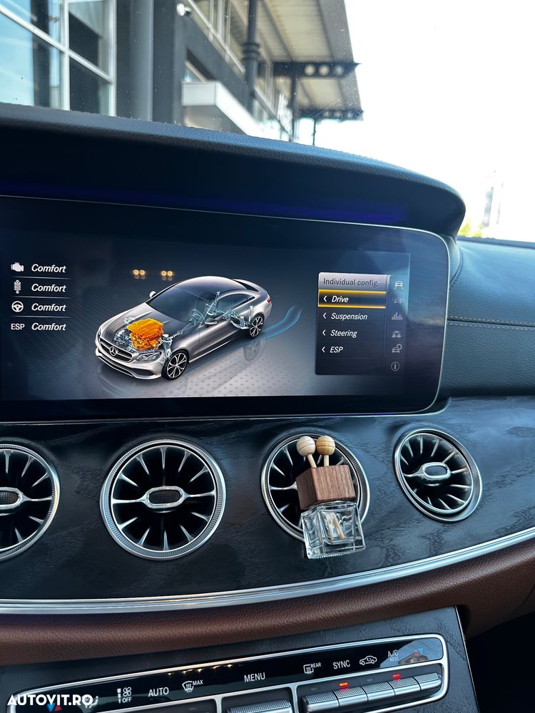 Mercedes-Benz E 400 4MATIC - 32