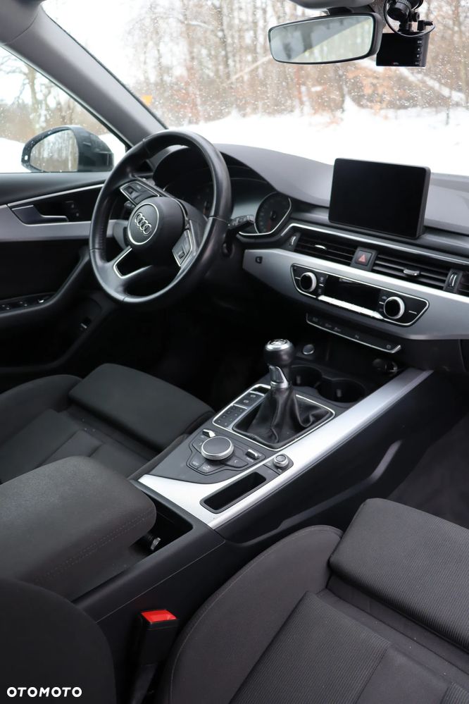 Audi A4 Avant 2.0 TDI DPF clean diesel S line Sportpaket - 5
