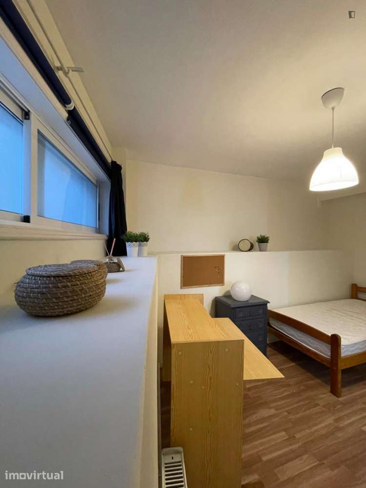 Quarto - localizado em Paranhos Porto - Grande imagem: 5/30