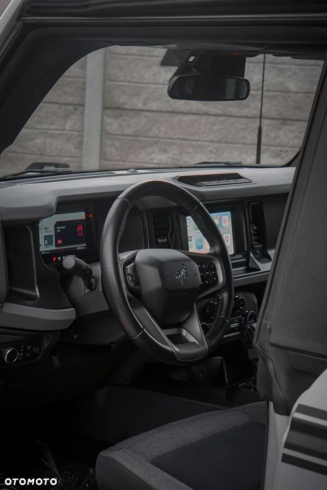 Ford Bronco - 16
