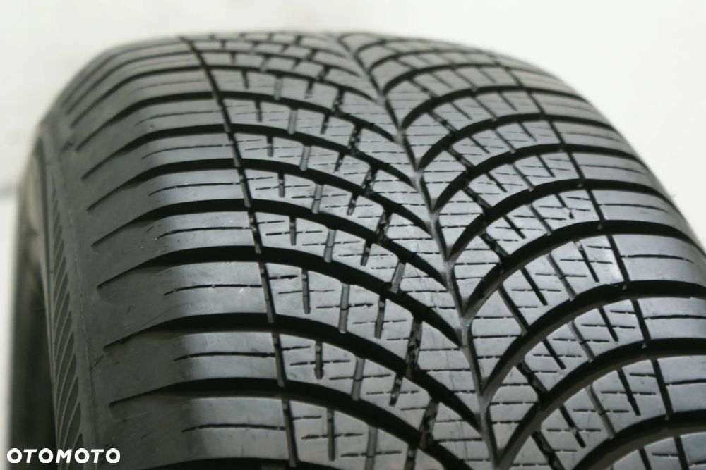 215/65R17 GOODYEAR VECTOR 4SEASONS G3 SUV , 7,2mm 2023r B2252 - 2