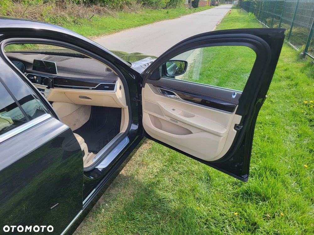 BMW Seria 7 740d xDrive - 9
