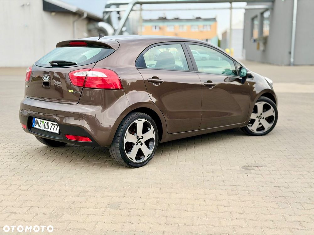 Kia Rio 1.4 Dream Team Edition - 10