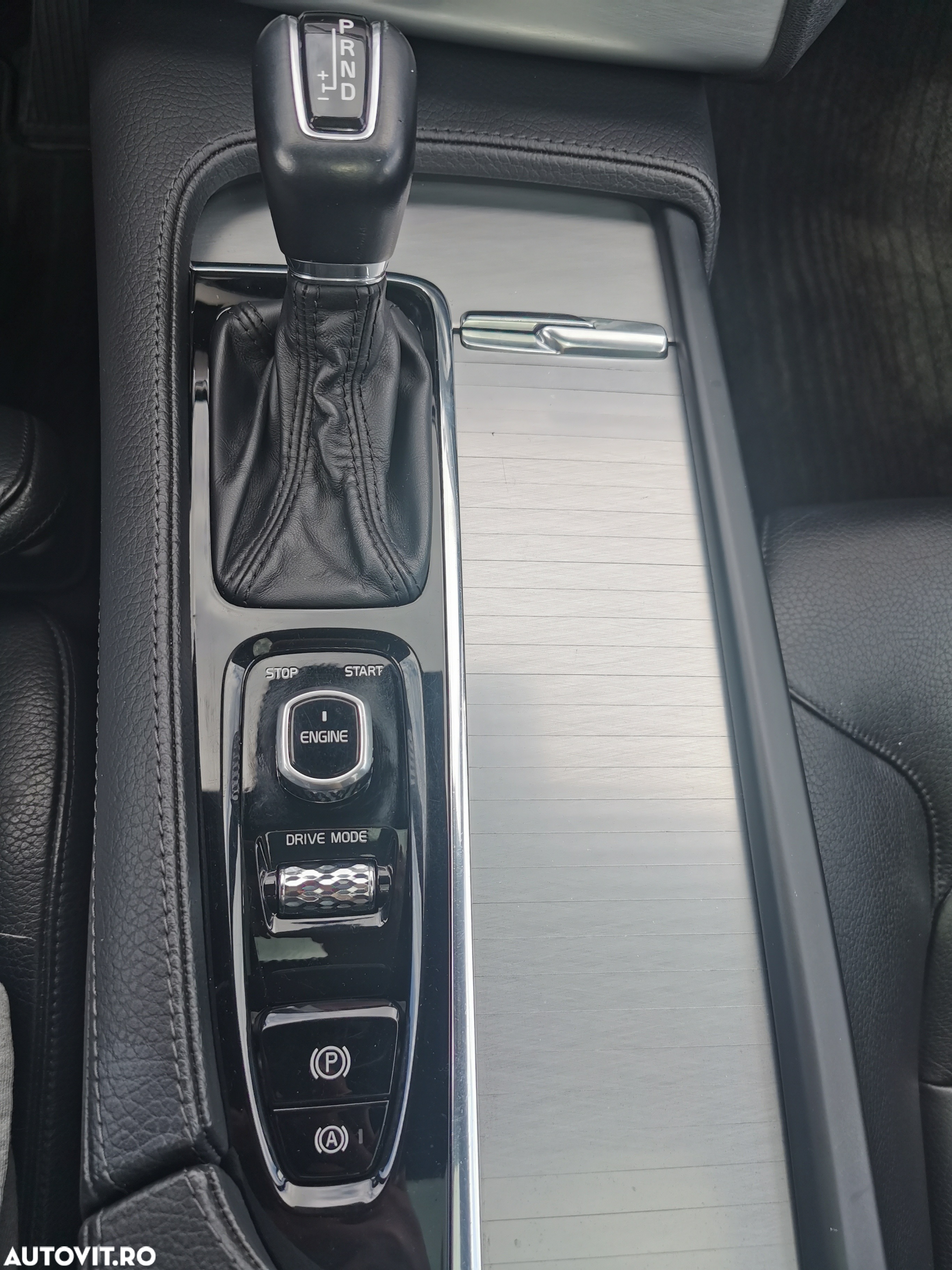 Volvo XC 90 D5 AWD Geartronic Momentum - 11