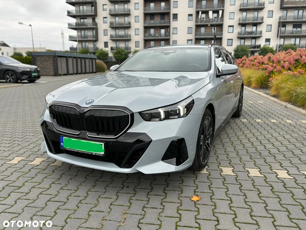BMW i5 - 5