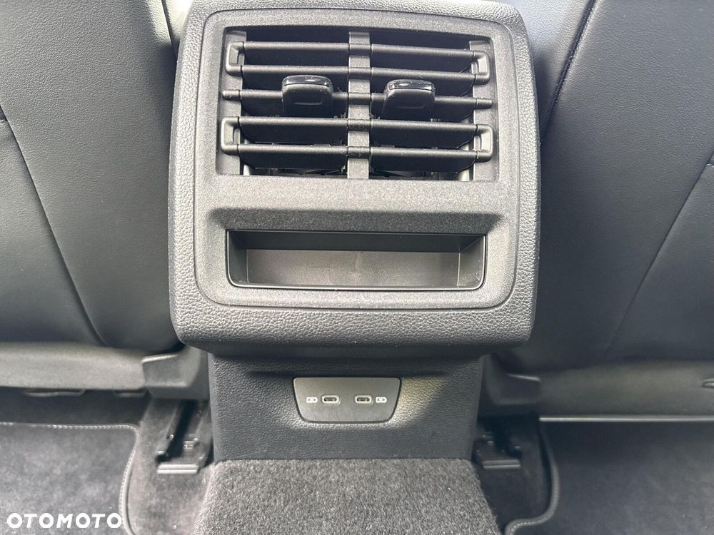 Volkswagen Golf - 25