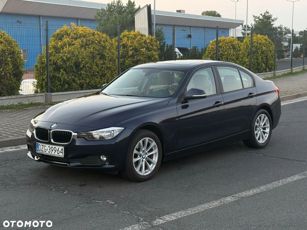 BMW Seria 3 328i xDrive Sport-Aut Luxury Line - 21