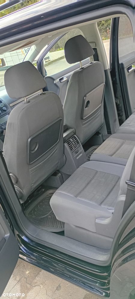 Volkswagen Touran 1.9 TDI Conceptline - 29