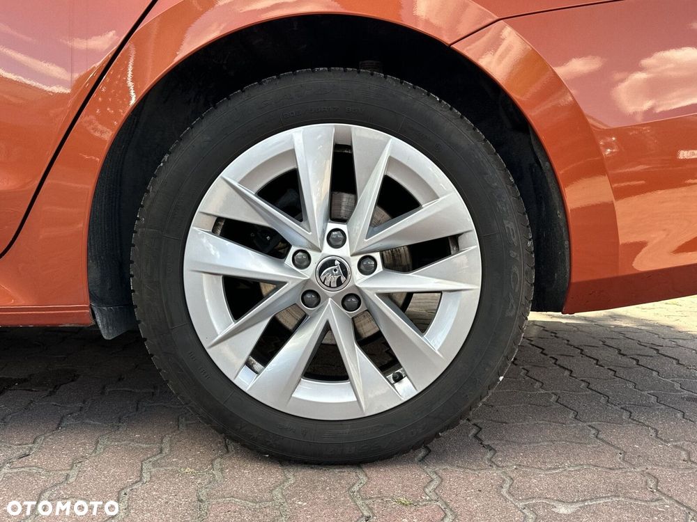 Skoda Octavia 1.5 TSI mHEV Selection DSG - 37