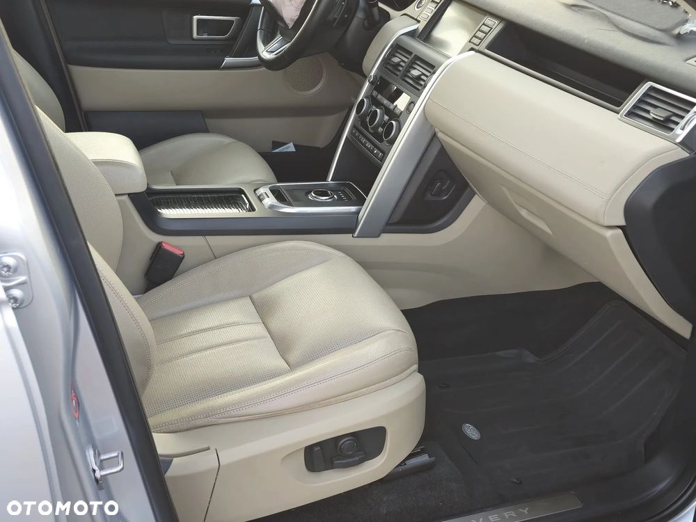 Land Rover Discovery Sport TD4 HSE Luxury - 11