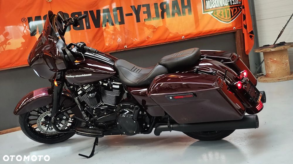 Harley-Davidson Touring Street Glide - 31