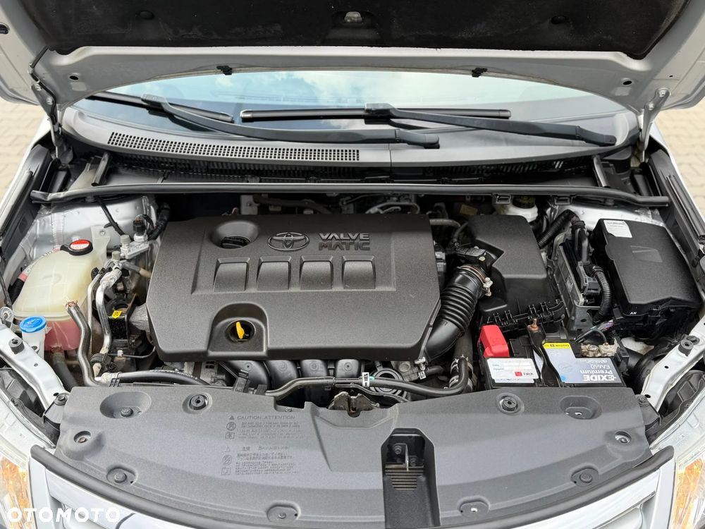 Toyota Avensis 1.8 Premium EU5 - 22