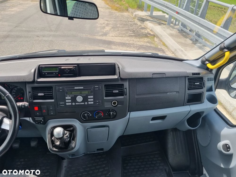 Ford Transit - 13