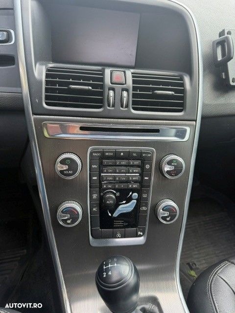 Volvo XC 60 D3 Momentum - 7
