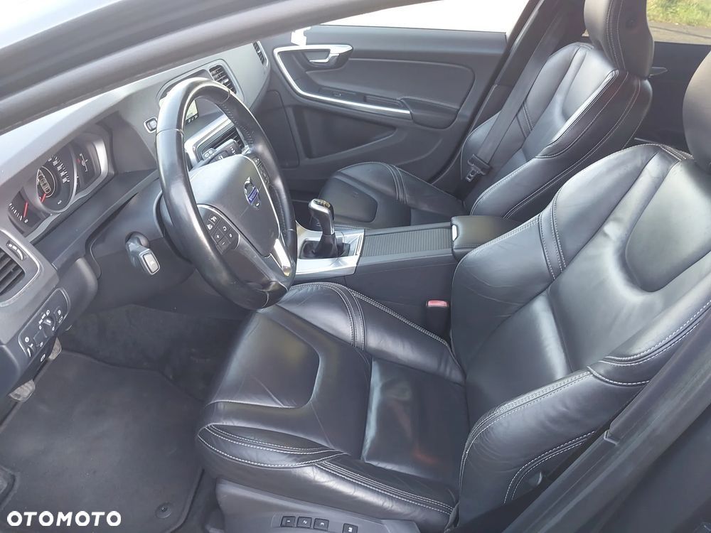 Volvo V60 D4 Drive-E R-Design Momentum - 11