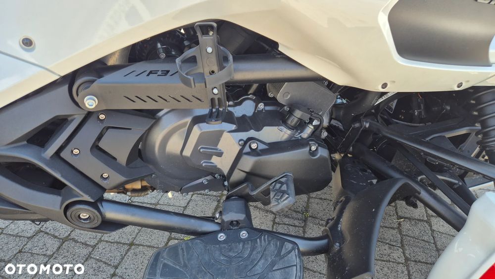 Can-Am Spyder - 11