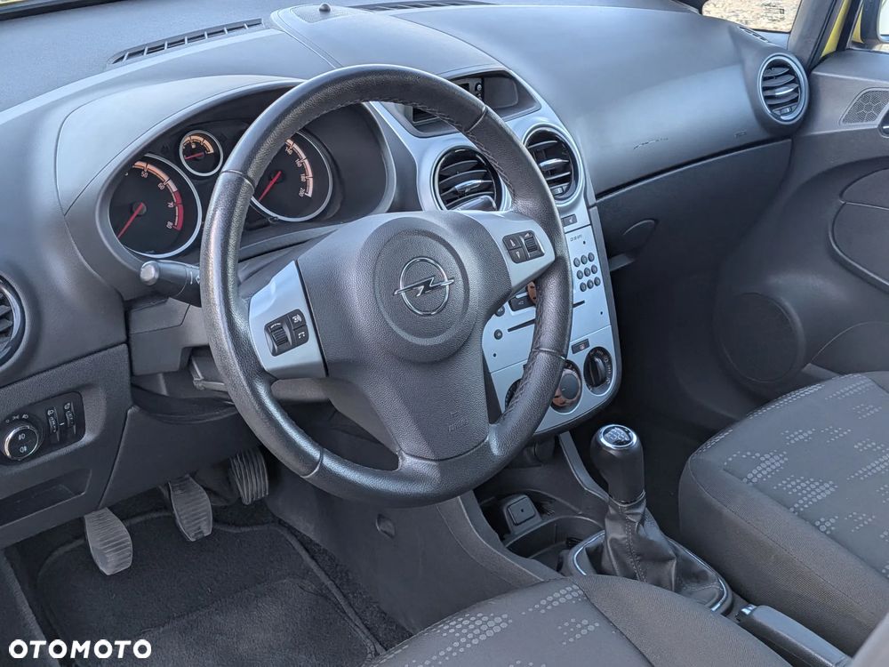 Opel Corsa 1.4 16V Satellite - 8