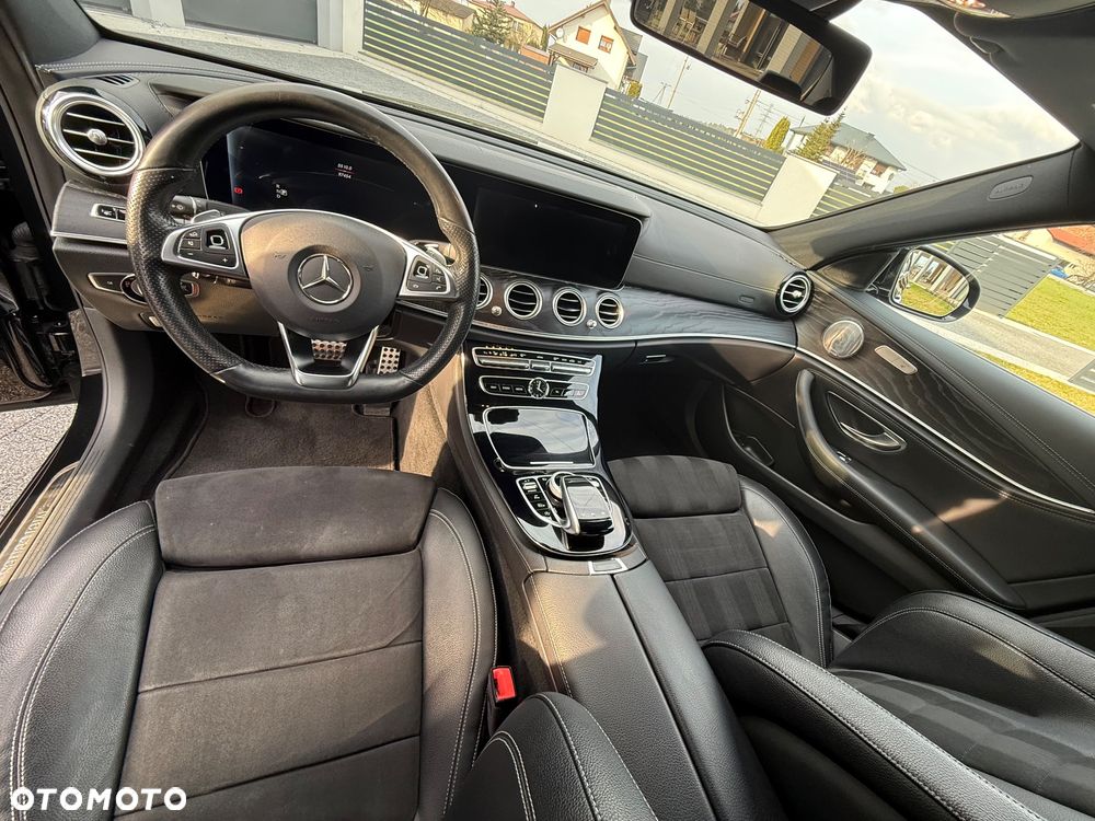 Mercedes-Benz Klasa E 220 d 4-Matic 9G-TRONIC - 12