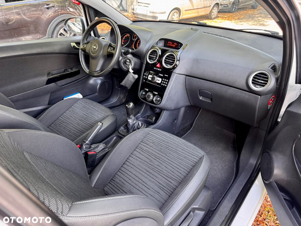 Opel Corsa 1.2 16V Energy - 24