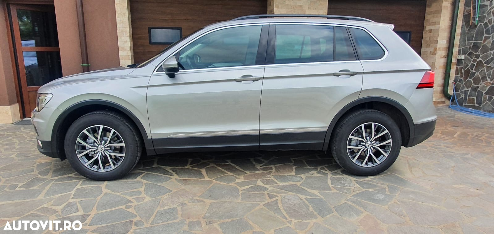 Volkswagen Tiguan - 9