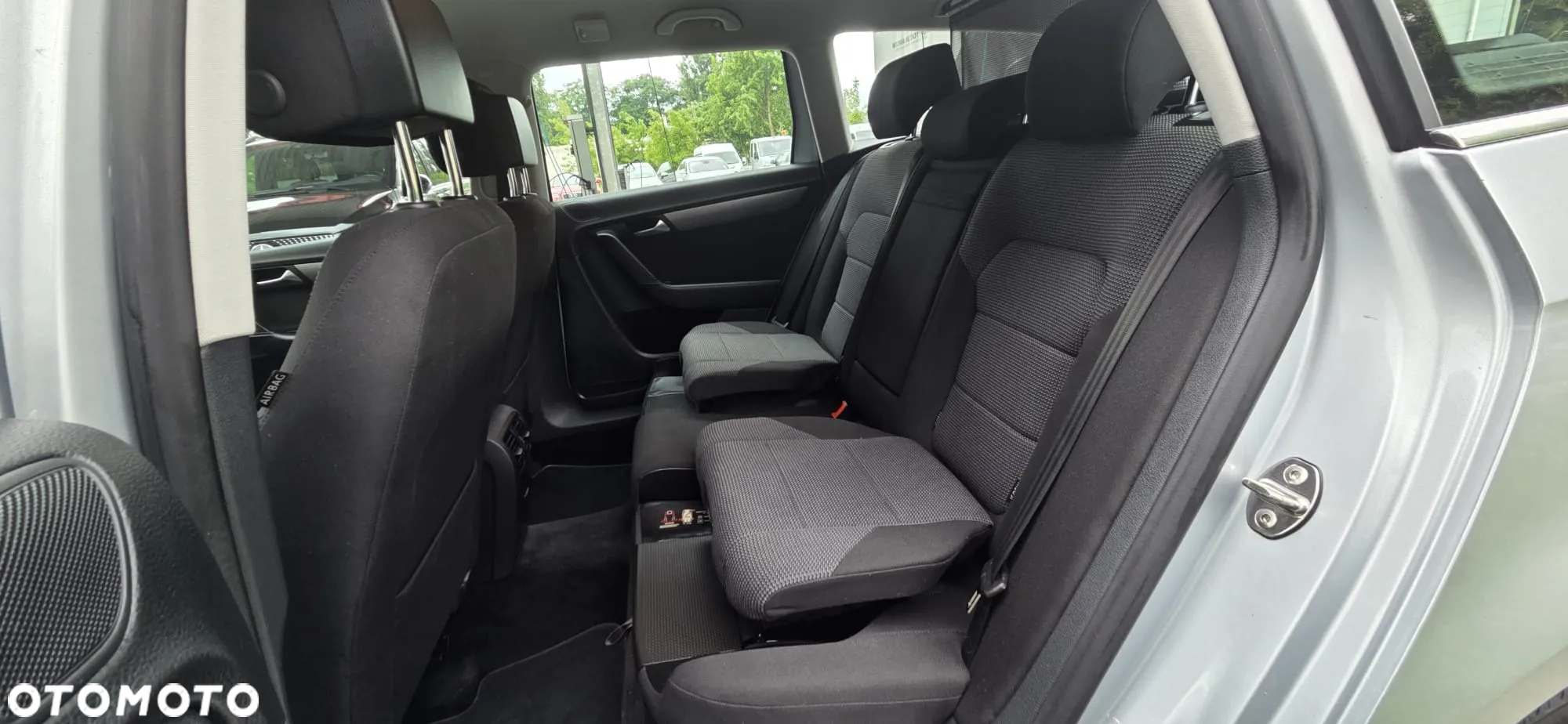Volkswagen Passat Variant 2.0 Blue TDI SCR R-Line - 28