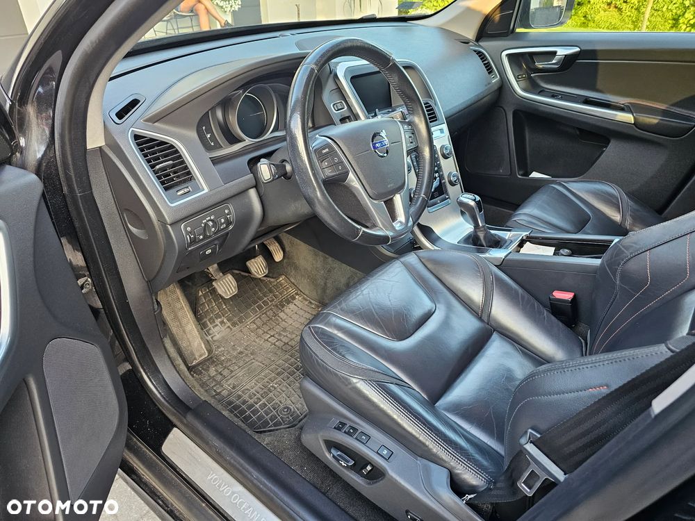 Volvo XC 60 D4 Drive-E Ocean Race - 11