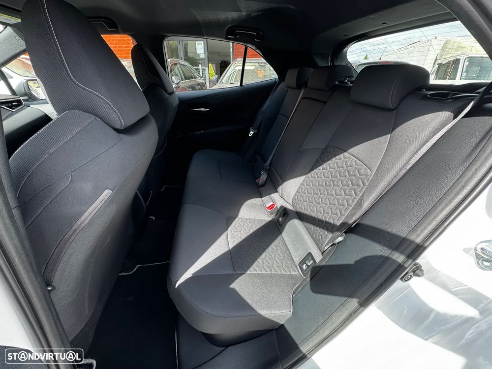 Toyota Corolla 1.8 Hybrid Comfort - 24