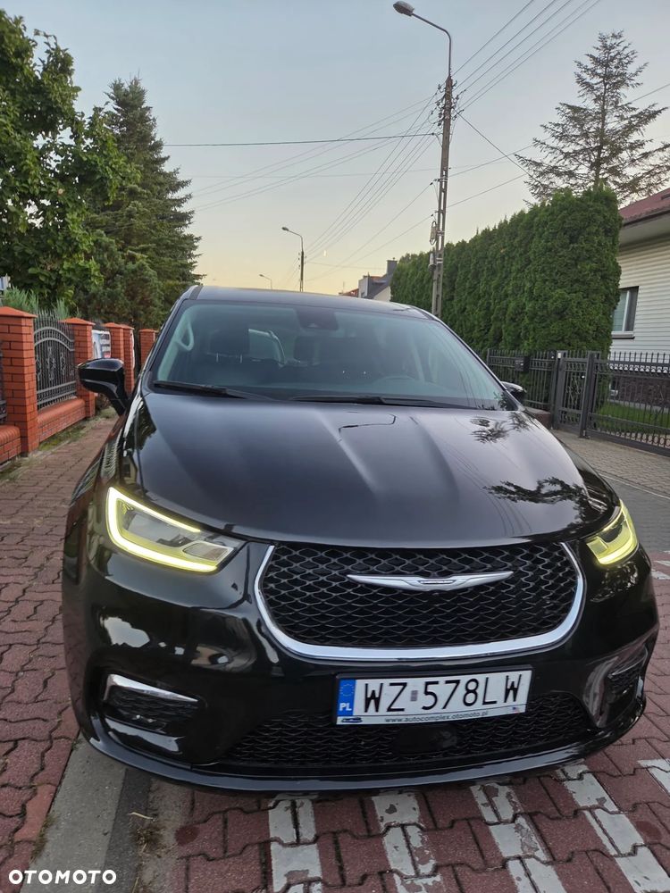 Chrysler Pacifica - 16