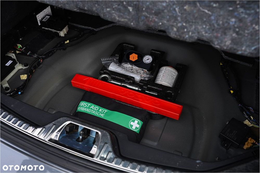 Volvo V60 D5 Geartronic RDesign - 38