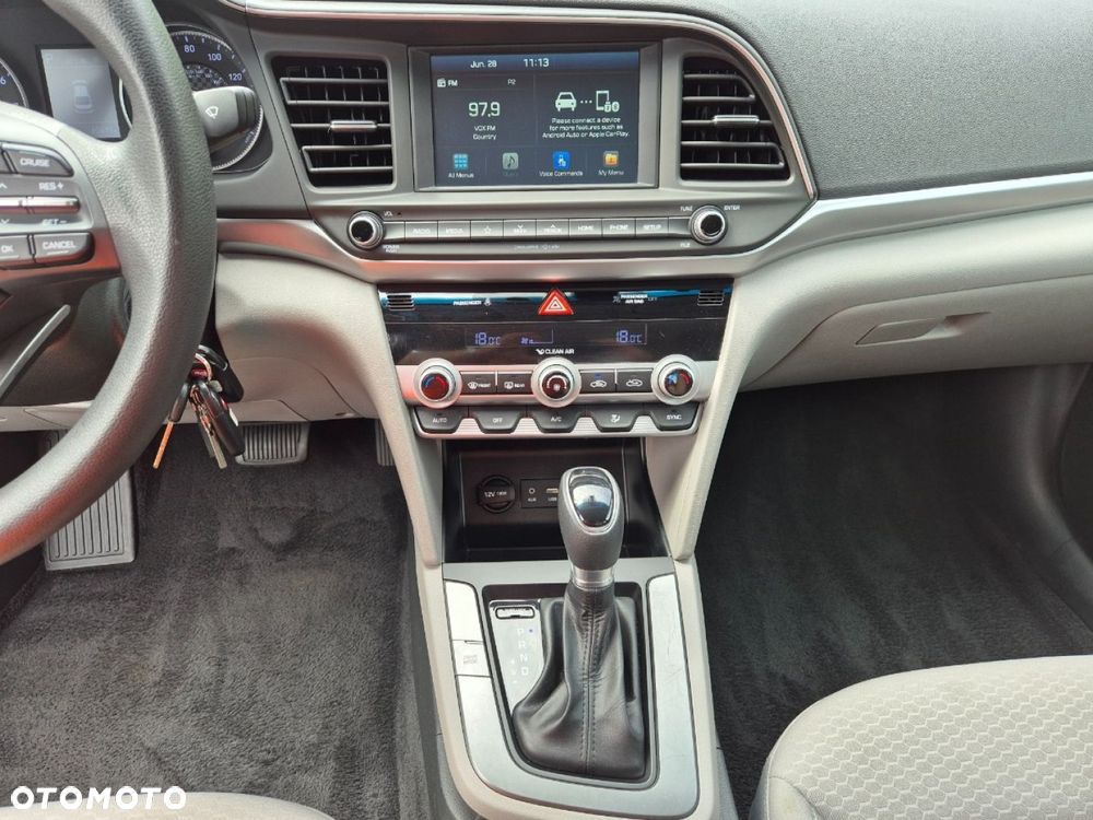 Hyundai Elantra - 14