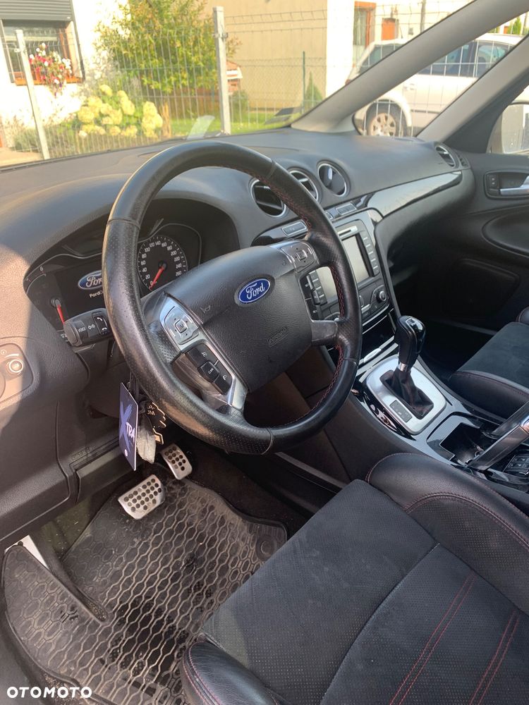 Ford S-Max - 13