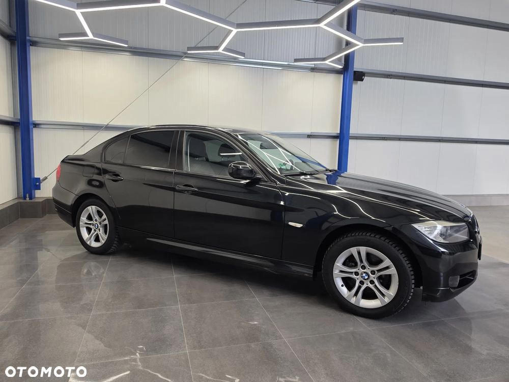BMW Seria 3 318i - 9