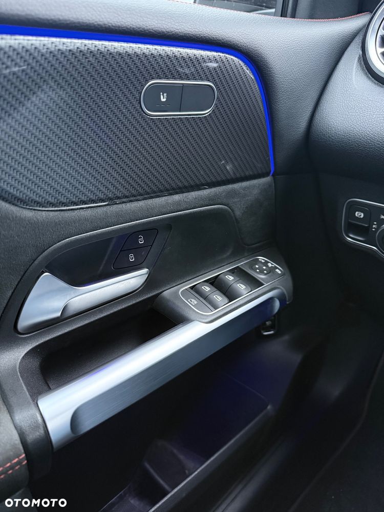 Mercedes-Benz GLB 200 d 4-Matic AMG Line 8G-DCT - 16