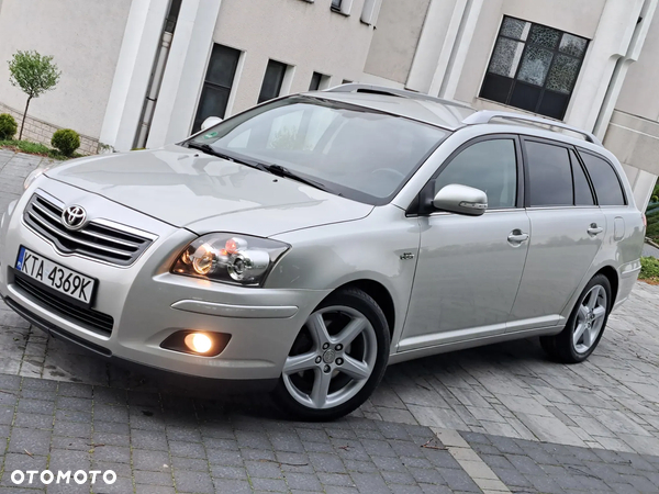 Toyota Avensis 2.2 D-CAT Combi Sol