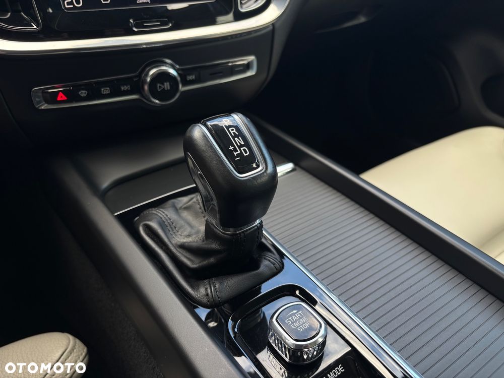Volvo V60 D3 Geartronic Momentum Pro - 37