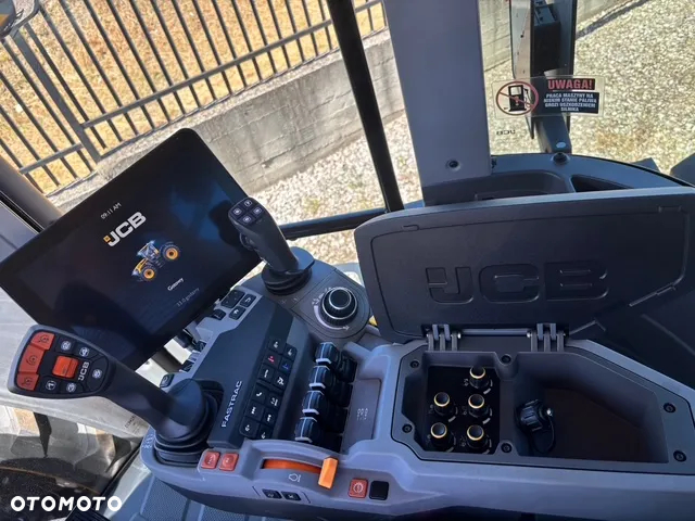 JCB Fastrac 4220 Icon - 9