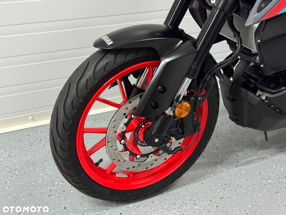 Yamaha MT - 24