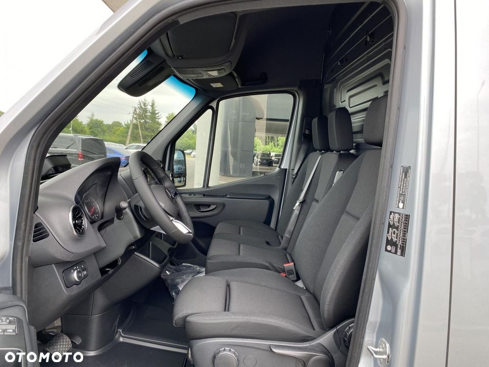 Mercedes-Benz Sprinter - 12