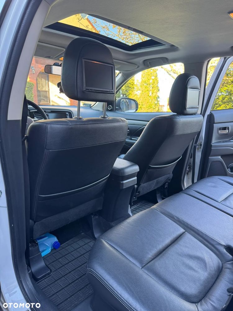 Mitsubishi Outlander 2.0 Instyle Navi 4WD CVT - 10