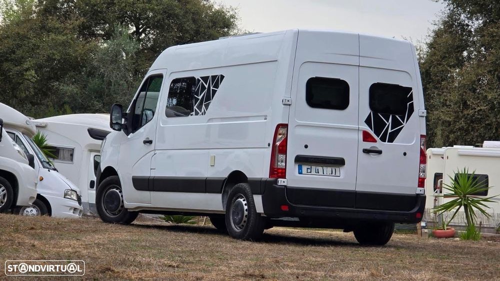 Renault Master Camper Van - 9