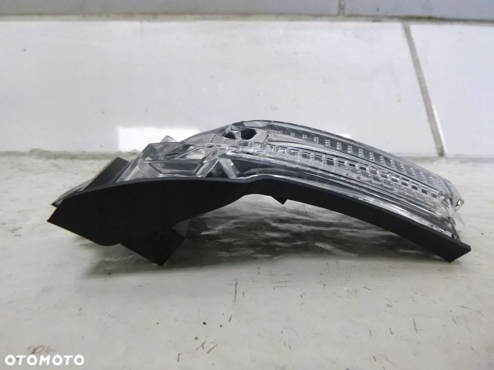 AUDI E-TRON E TRON KIERUNKOWSKAZ LUSTERKA PRAWY LEWY ORYGINAŁ - 16