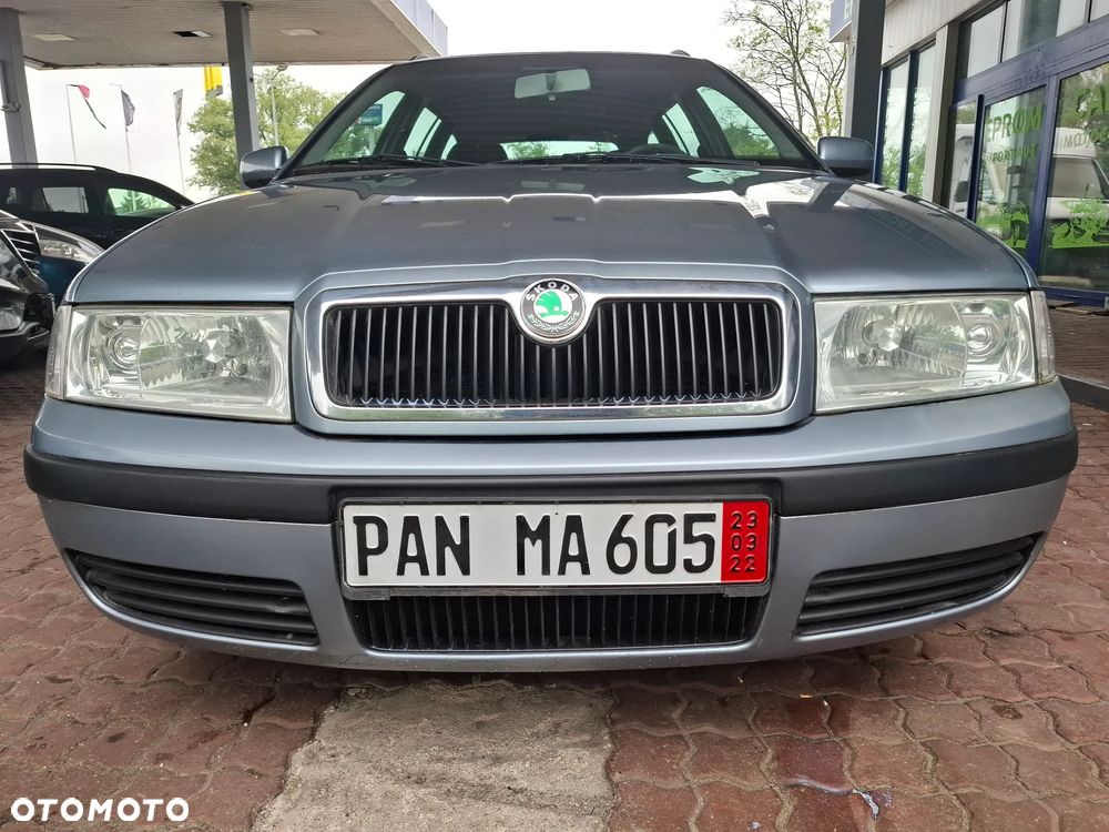 Skoda Octavia 1.6 Combi Ambiente - 21