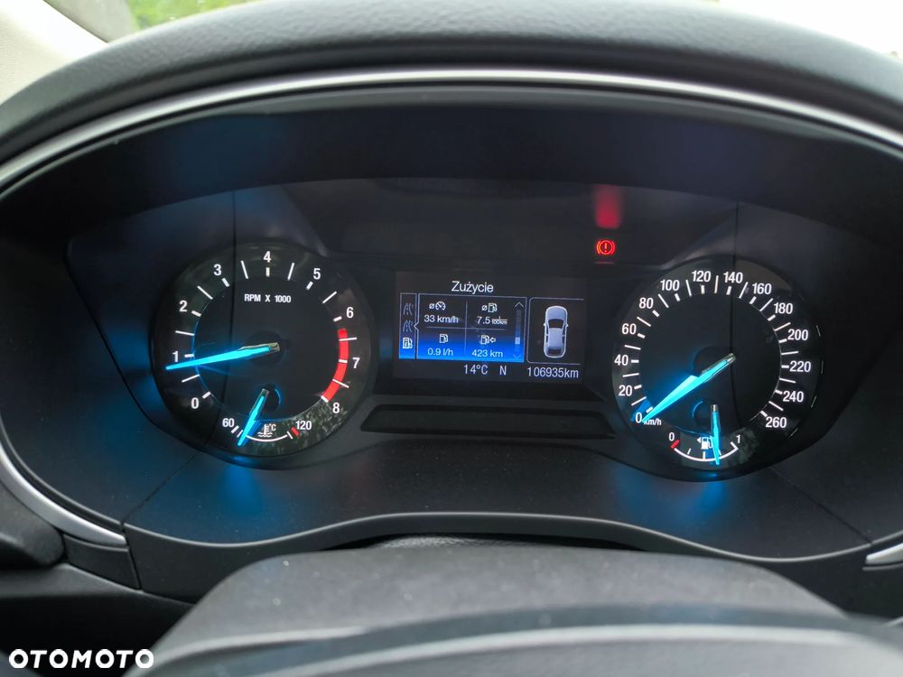 Ford Mondeo - 38