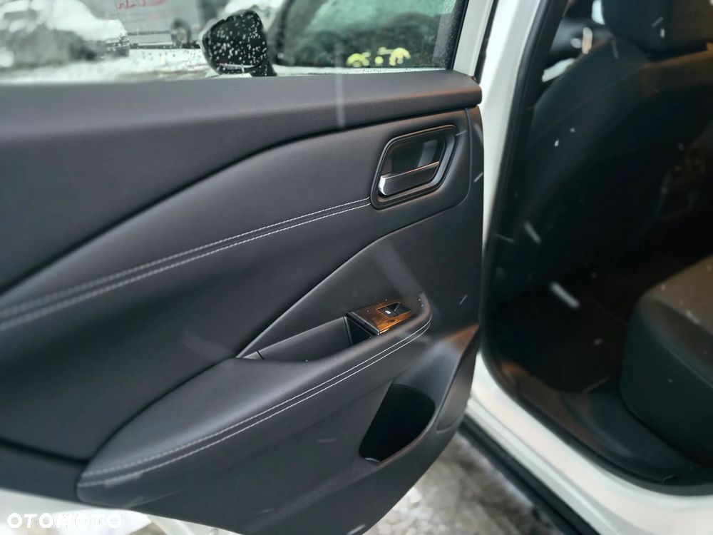 Nissan Qashqai 1.3 DIG-T SHIRO - 12