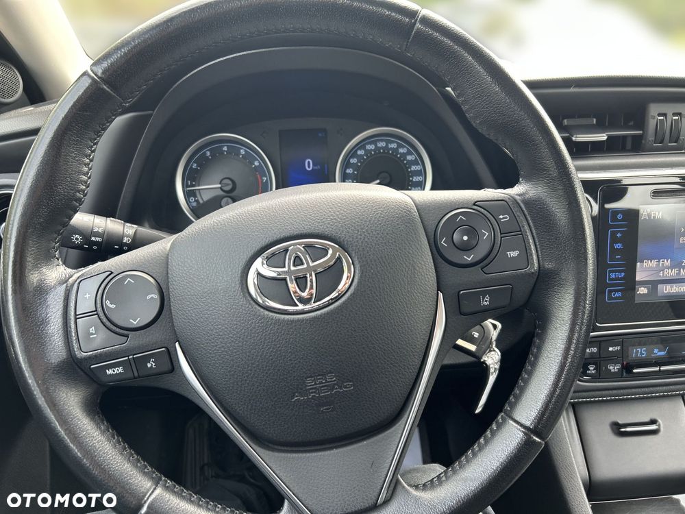 Toyota Corolla 1.6 Premium EU6 - 16