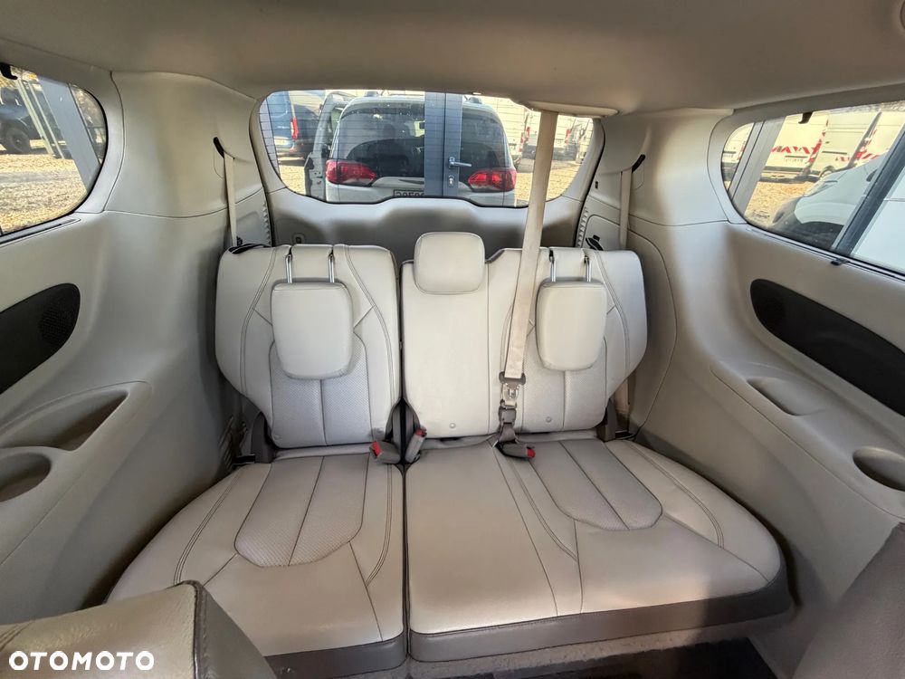 Chrysler Pacifica - 19