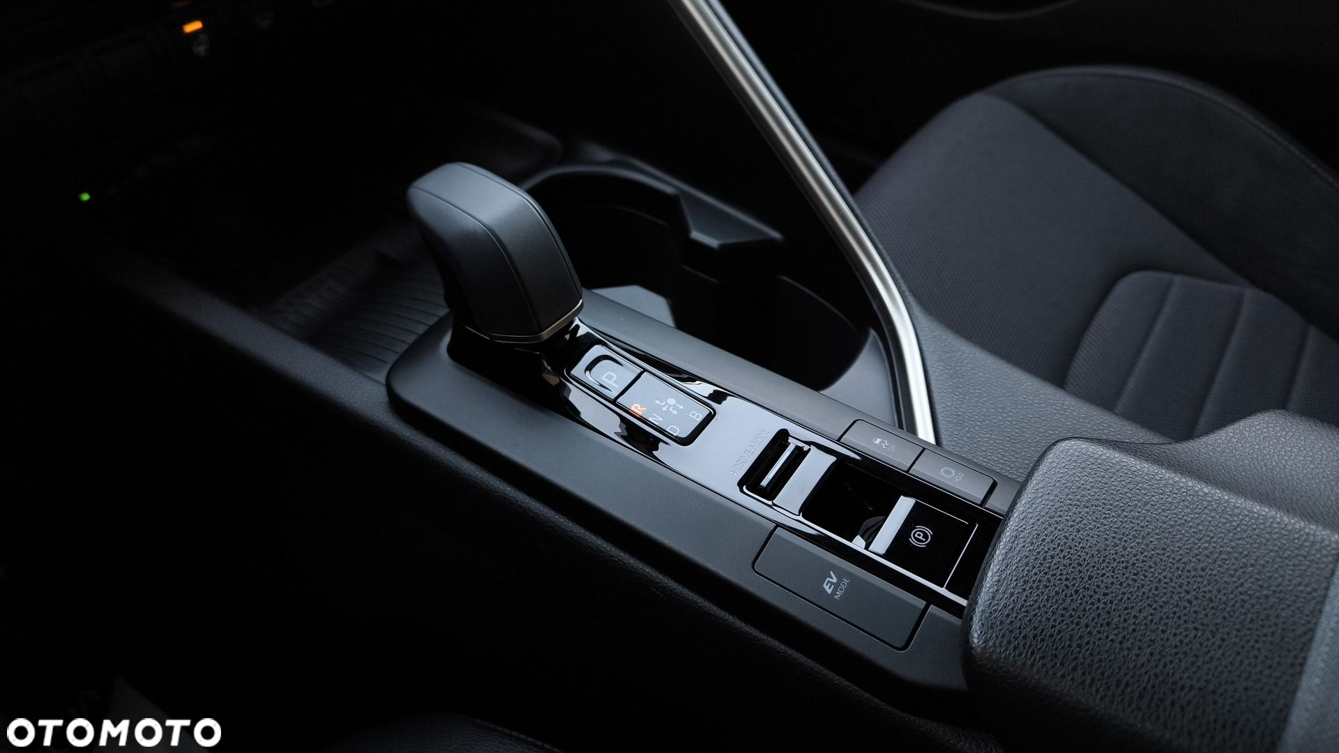 Toyota C-HR 2.0 Hybrid Dynamic Force Executive AWD - 24