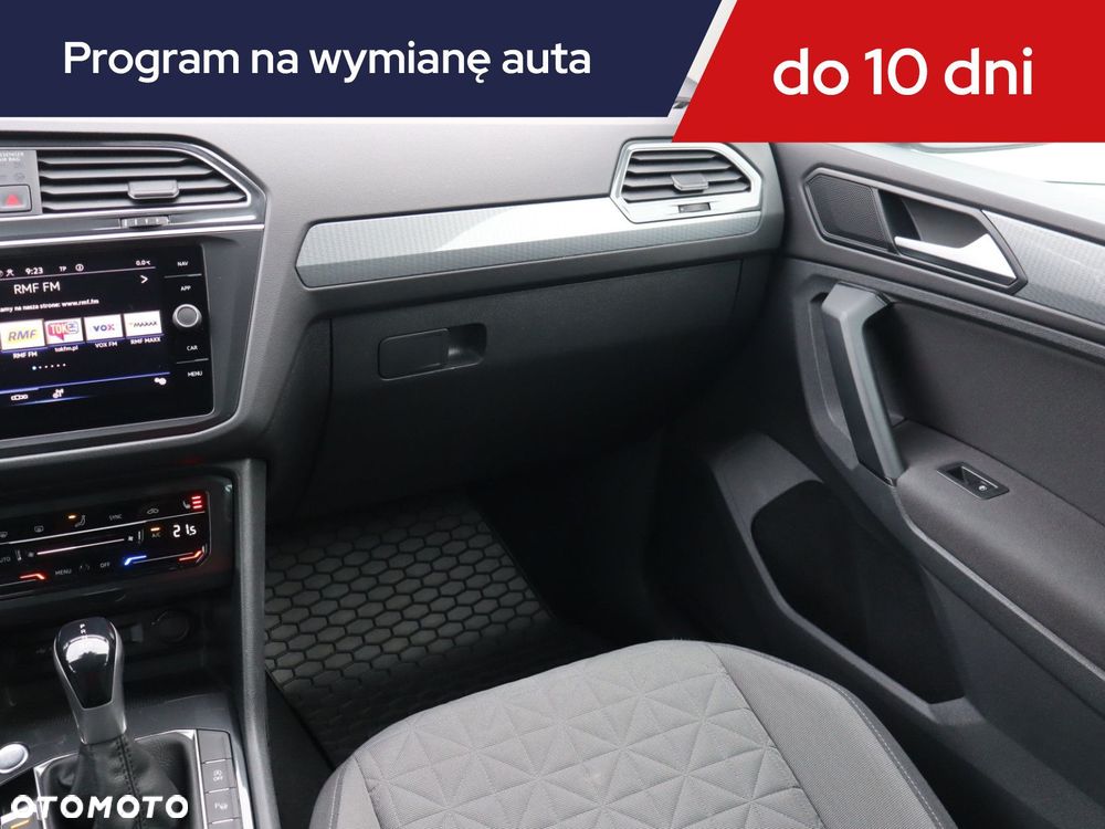 Volkswagen Tiguan - 10