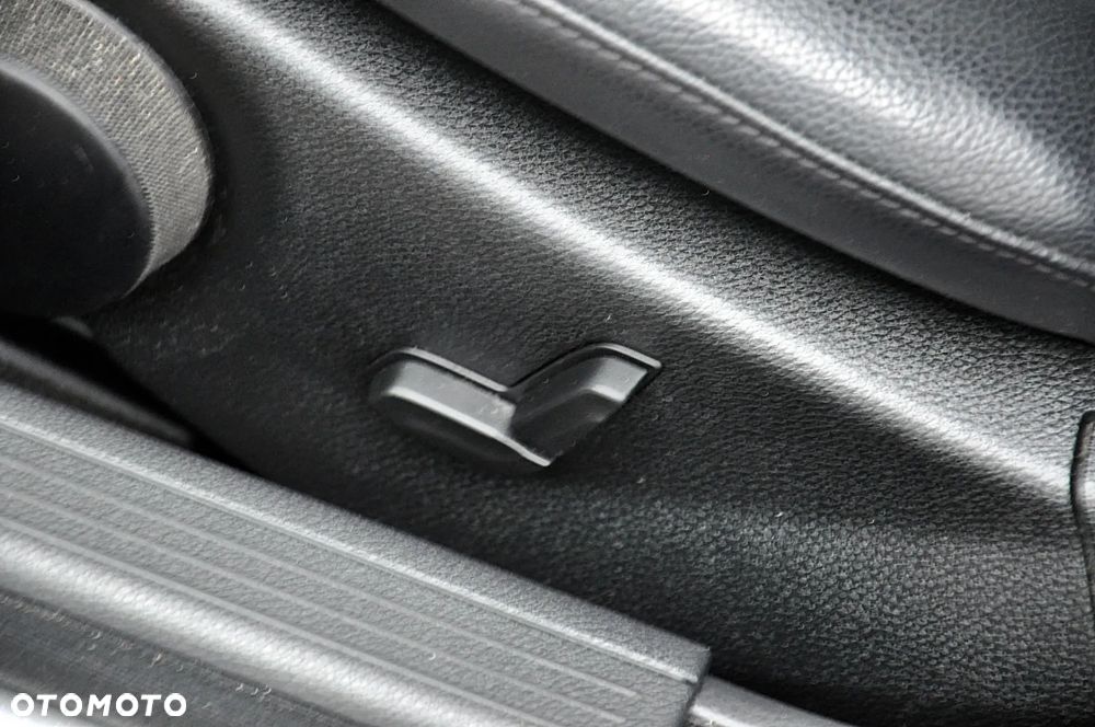 Mercedes-Benz Klasa C 180 Kompressor BlueEFFICIENCY Avantgarde - 20