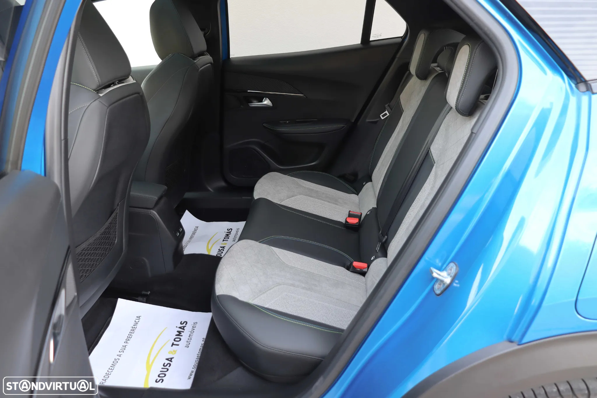Peugeot e-2008 50 kWh GT Pack - 12
